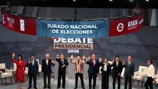 Tomado pelo crime e instabilidade, Peru elege presidente entre 35 candidatos