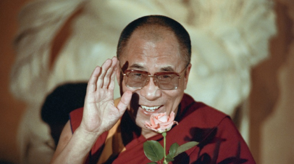 Tibetanos enfrentam futuro incerto no aniversário de 90 anos do Dalai Lama