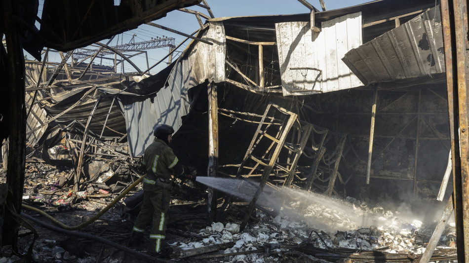 Attacco su Kiev, il bilancio delle vittime sale a nove morti