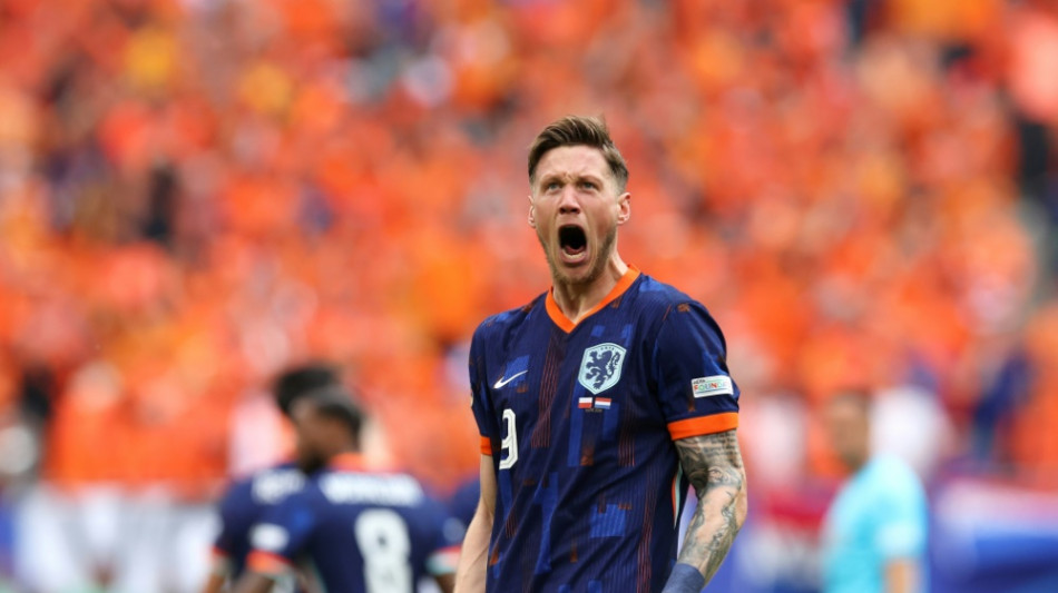 Oranje-Party in Hamburg: Weghorst erl&ouml;st die Niederlande