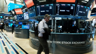 Wall Street termine mitig&eacute;e sa troisi&egrave;me semaine n&eacute;gative d'affil&eacute;e