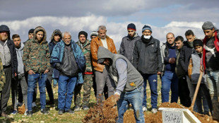 Séisme en Syrie: Alep enterre ses morts et prie pour ses vivants