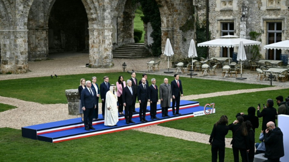 Ir&atilde; desafia Trump e insta civis a se afastarem dos americanos