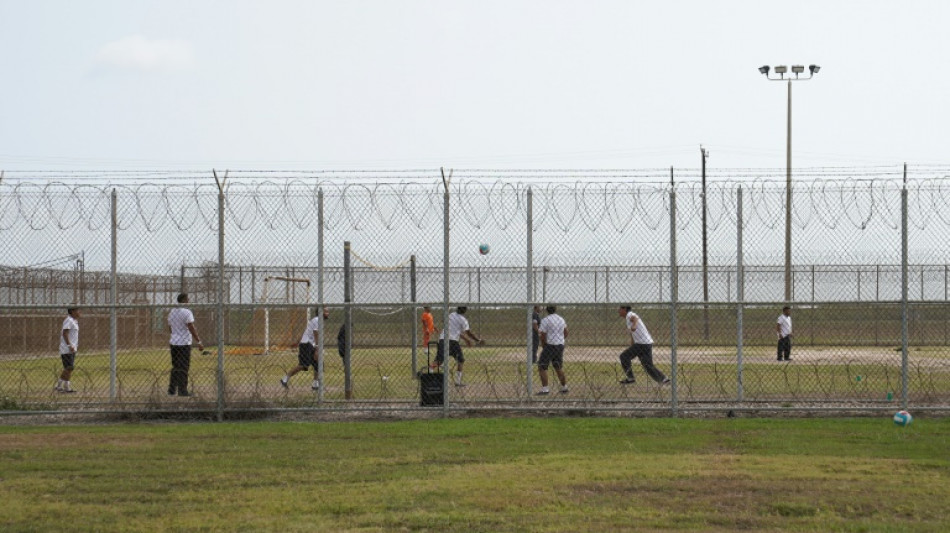 Asilo ou deporta&ccedil;&atilde;o? Migrantes aguardam resposta em centro de deten&ccedil;&atilde;o no Texas