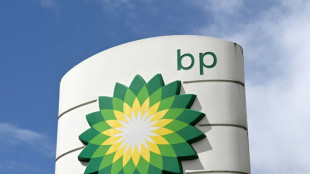 BP anuncia la supresi&oacute;n de miles de empleos para "reducir costos"