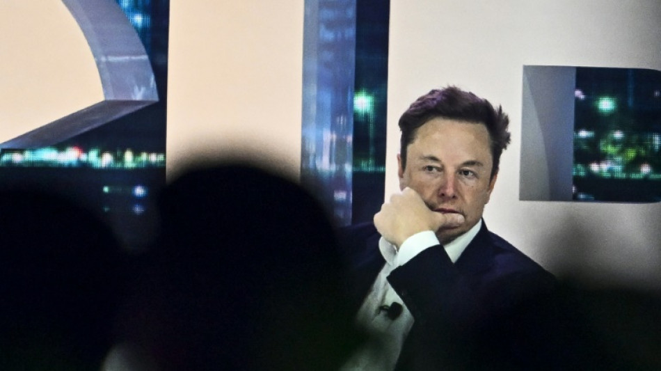 Twitter va proposer d'acheter des articles de presse &agrave; l'unit&eacute;, annonce Musk